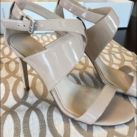 Aldo Shoes - Aldo heeled sandal in cream with cris cross strap